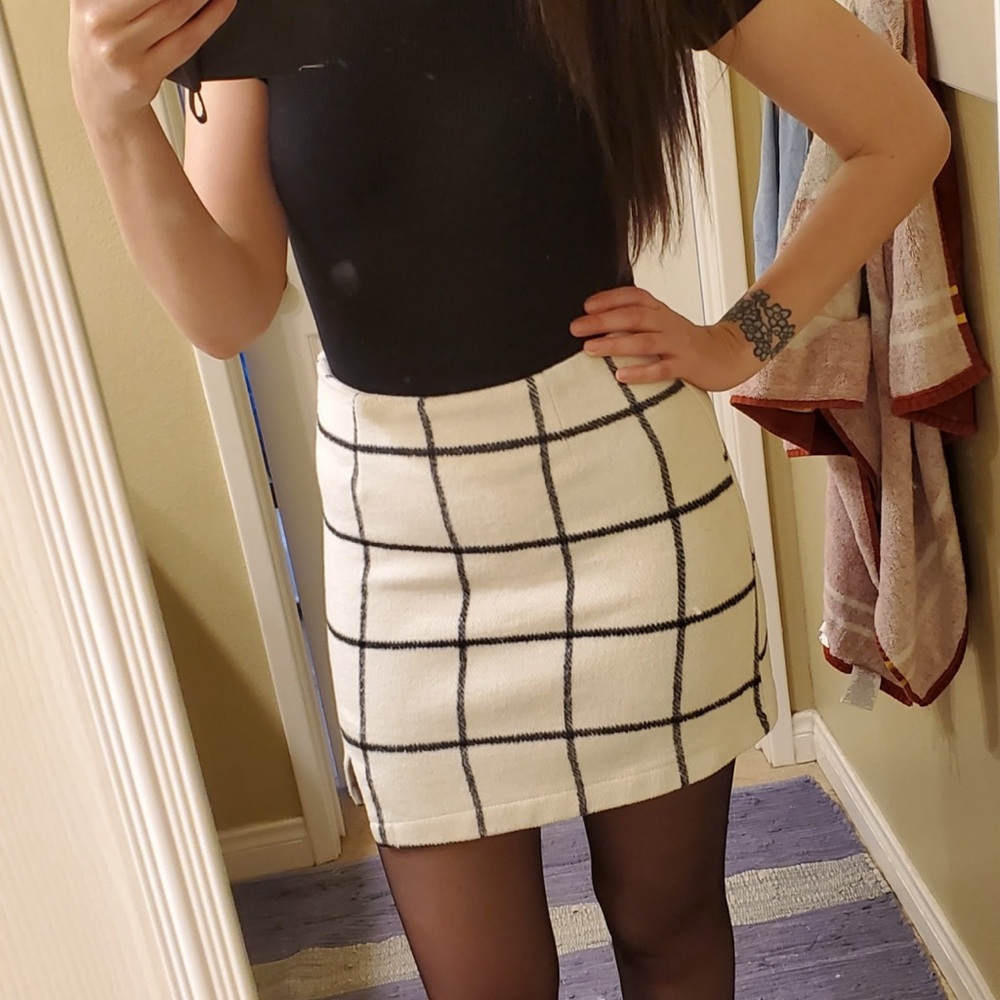 White and Black Lulu’s Mini Skirt Size Small